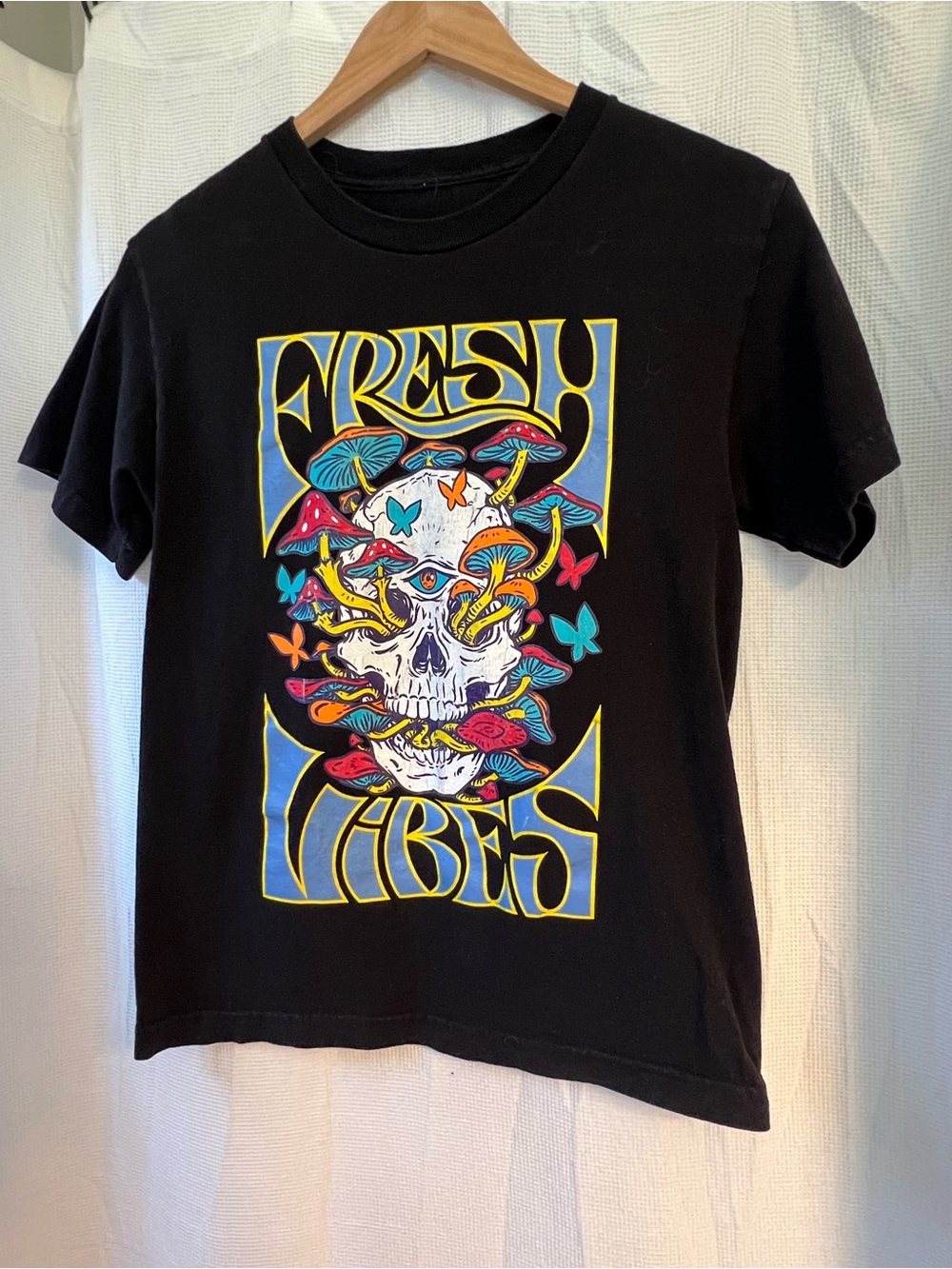 Fresh Vibes Black Graphic Tee with Colorful Skull Design